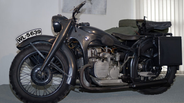 BMW R12 Medium-class Motorcycle