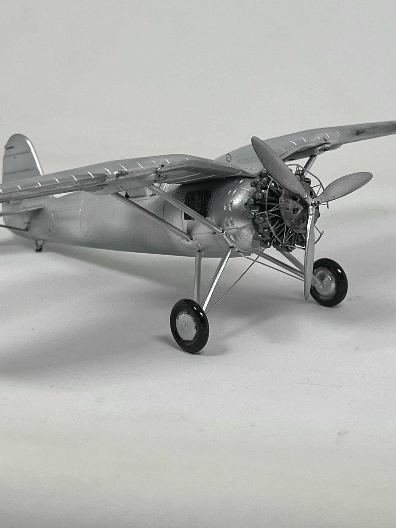 PZL P.24 maketi, işaretlerden önce metalik bitiş