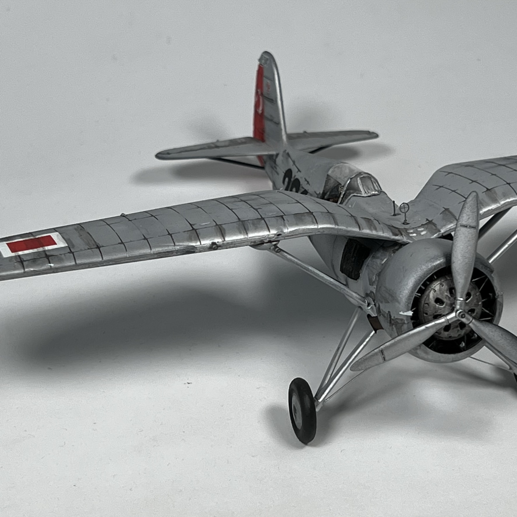 PZL P.24 maketinin ön yan görünümü