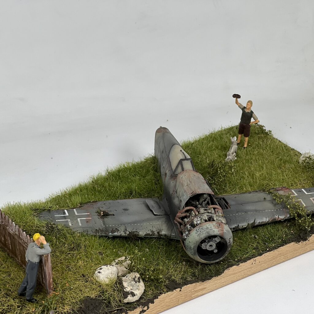 The diorama from the tail