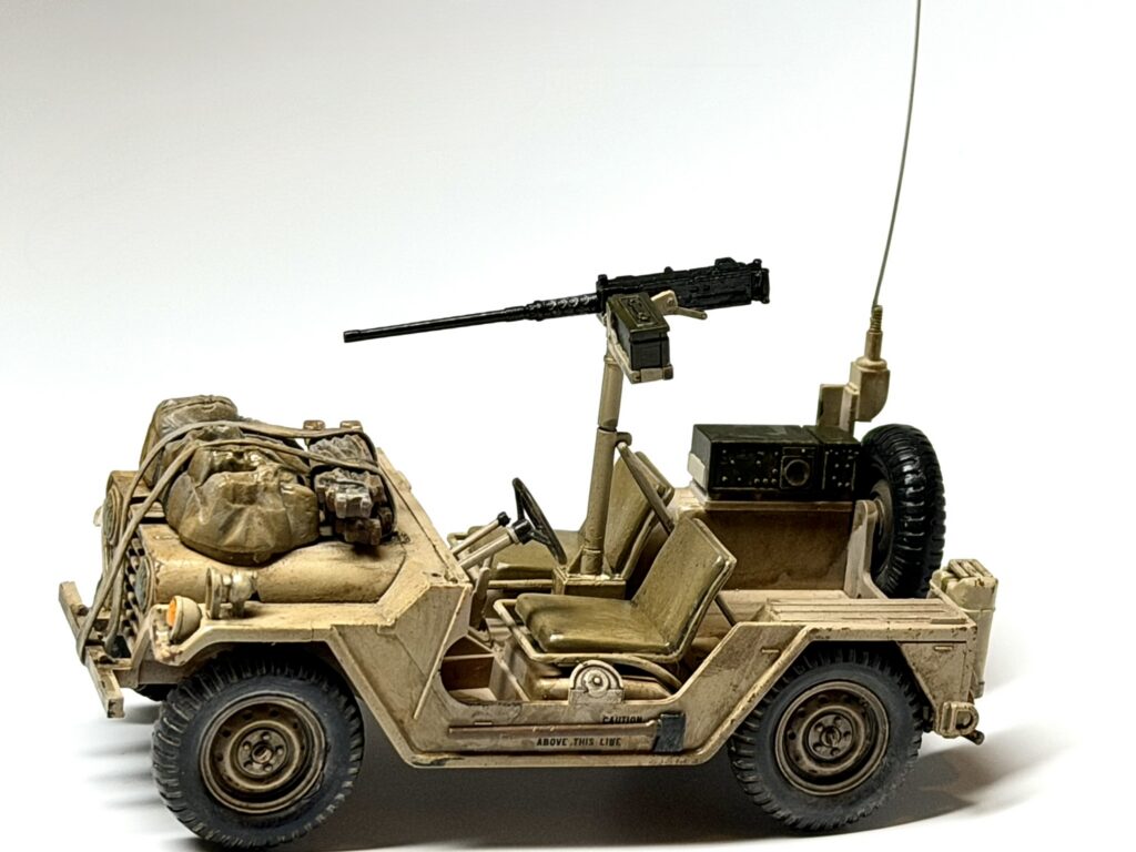 M151A2 üzerindeki M2 makineli tüfek bağlantısı