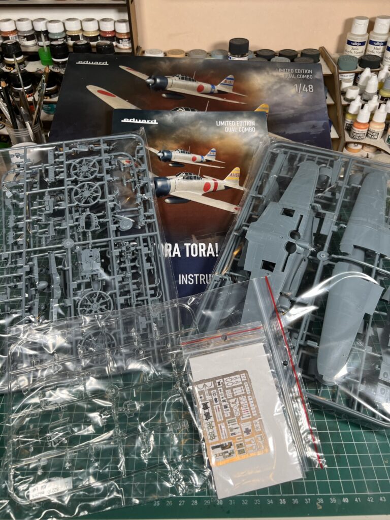 The sprues of the two Zero kits from the Dual Combo