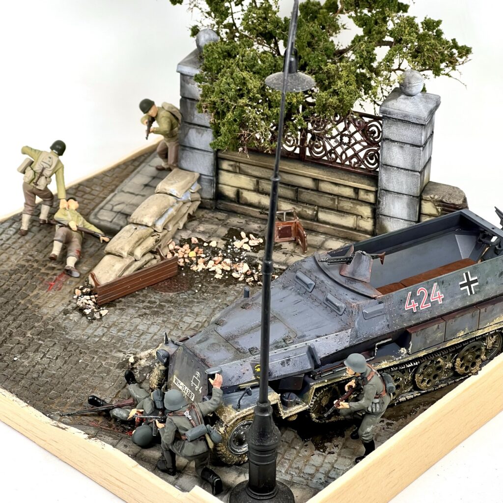 Panzergrenadiers behind the Hanomag