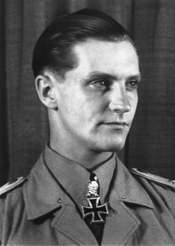 Hans-Joachim Marseille, 1942, Bundesarchiv siyah-beyaz portresi