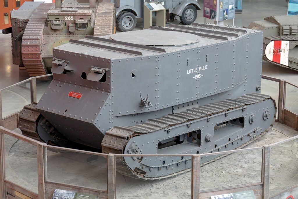 Bovington'da korunan Little Willie prototipinin önden yandan görünümü.