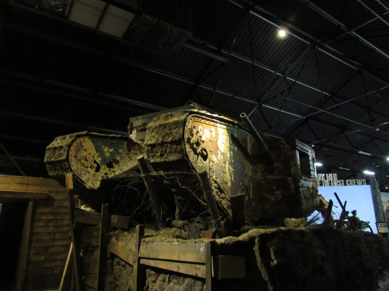 Bovington Tank Museum'da sergilenen İngiliz Mark I Male tankı.