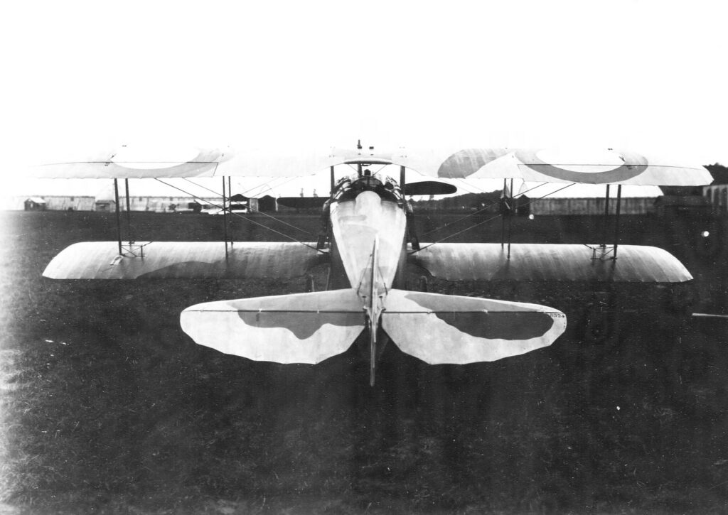 SPAD XIII çift kanatlı avcı uçağı 1918 arka görünüş